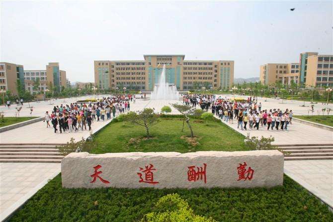 山東現代學(xué)院怎么樣地址在哪分數線(xiàn)要多少?2023學(xué)費標準宿舍環(huán)境